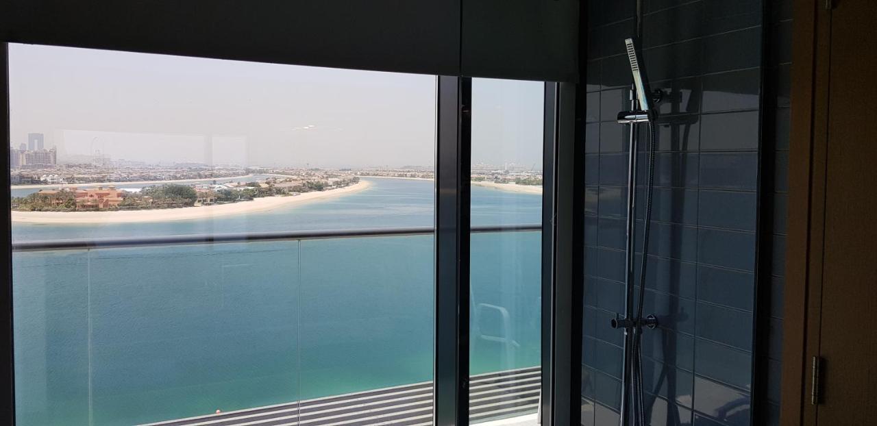 C Central Hotel And Resort The Palm Dubaï Extérieur photo View of Jumeirah Islands from a hotel room