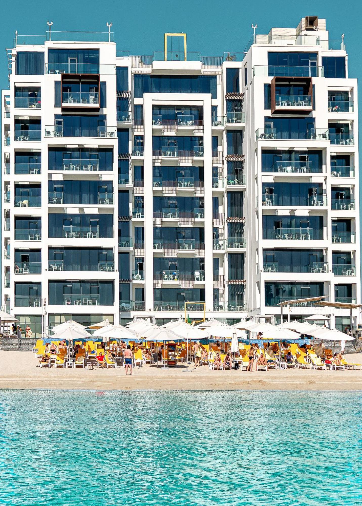 C Central Hotel And Resort The Palm Dubaï Extérieur photo The beach at the Hilton Tel Aviv