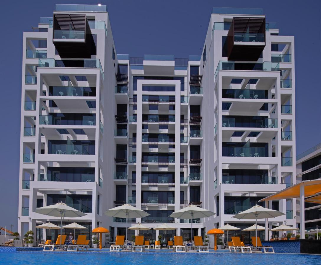 C Central Hotel And Resort The Palm Dubaï Extérieur photo The hotel in 2010